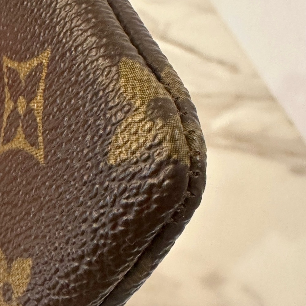 Louis Vuitton Monogram Key Cles Cardholder - Picture 4 of 7